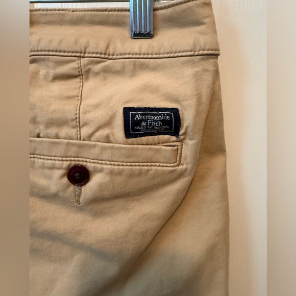 Abercrombie & Fitch Men's Tan Shorts - Picture 3 of 4